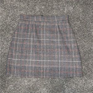 Women’s plaid skirt size small, Never worn